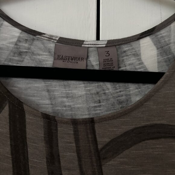 Chico’s Size 3 Abstract Blouse 3/4 Slee Brown Gray Geometric Top Chicos XL Flowy - Picture 3 of 9